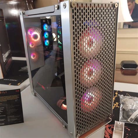 InWin .